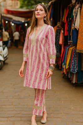 Nirvaan Women Kurta Pant Set