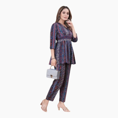 kanudaa Women Crop Top Pant Set