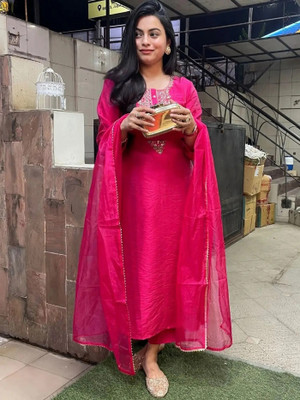 Trijal Fab Women Kurti Pant Dupatta Set