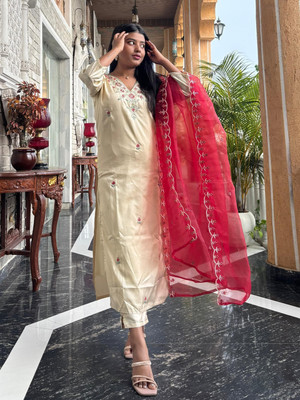 VredeVogel Women Kurta Pant Dupatta Set
