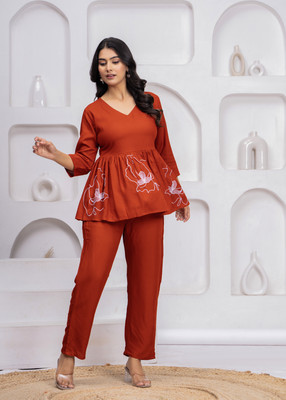 veshviti Women Ethnic Top Pant Set