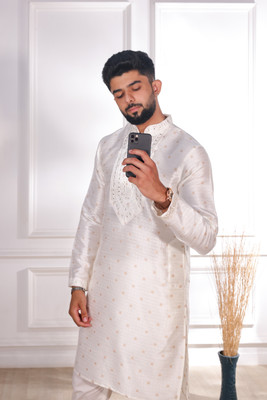 Koshin Men Embellished, Embroidered Straight Kurta(White)