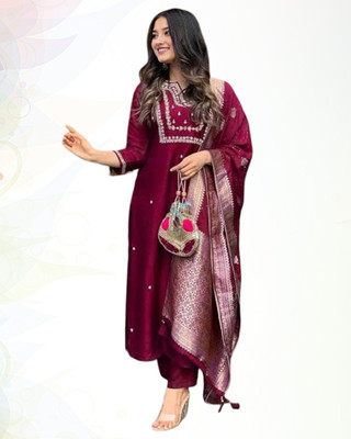 New Ethnic 4 You Women Kurti Pant Dupatta Set