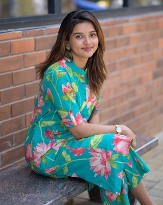 DesiRunway Women Kurta Palazzo Set