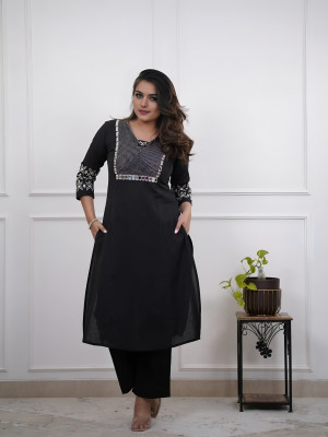 ShreeBalaji Women Kurti Pant Set
