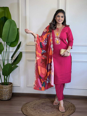 THE HARITAGE FASHION Women Kurta Pant Dupatta Set