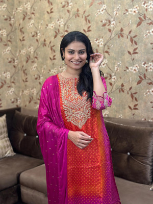 Gosriki Women Kurta Pant Dupatta Set