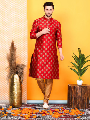 Larwa Men Kurta Churidar Set