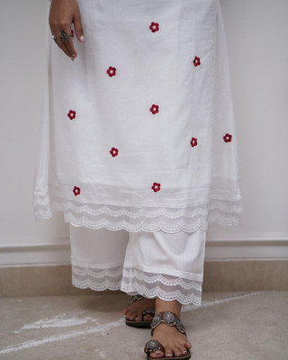 Saral Women Embroidered, Chikan Embroidery A-line Kurta(White)