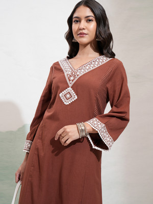 Vishudh Women Kurta Pant Set