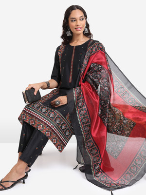 Vishudh Women Kurta Pant Set