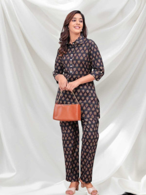 Gora Laxmi Women Kurta Pyjama Set