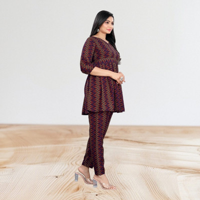 nishaaapex Women Crop Top Pant Set