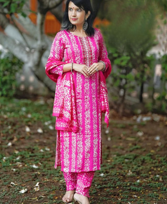 IRAKSU Women Kurti Pant Attached Dupatta Set