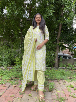 varani exim Women Kurta Pant Dupatta Set