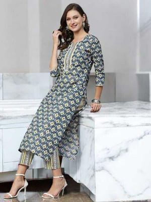 VAANSH CREATION Women Kurta Churidar Set