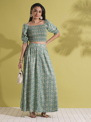 Globus Women Crop Top Skirt Set