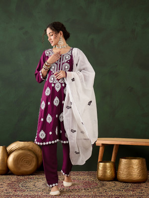 Keshvi Embroidered Kurta, Legging & Dupatta Set