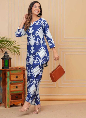 Shree Sanwariya Kurties Women Printed Blue, White Night Suit Set