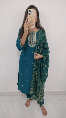 CLASSYSTYLE Women Kurti Pant Dupatta Set