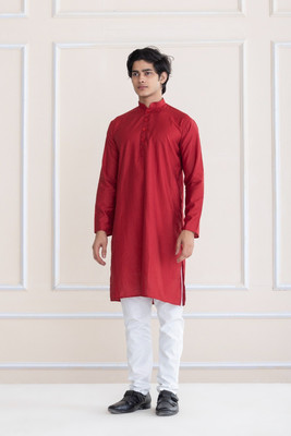 SHROBH Men Solid Straight Kurta(Maroon)