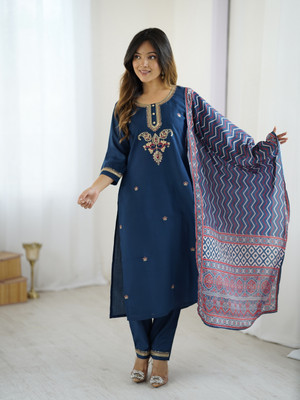 LOOKMARK Women Kurta Pant Dupatta Set