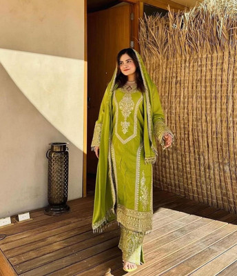 S.B.Creation Women Kurta Pant Attached Dupatta Set