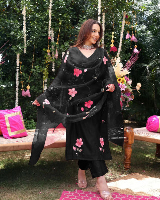 Gosriki Women Kurta Pant Dupatta Set