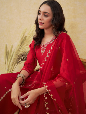 SheWill Women Kurta Pant Dupatta Set
