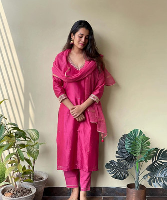 Gosriki Women Kurta Pant Dupatta Set