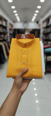 Shub Chikan Udayog Men Kurta Pyjama Set