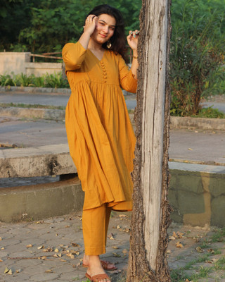 Yash Collections Women Kurti Pant Set