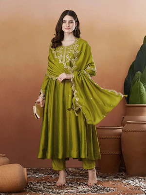 Colors of Earth Women Kurta Pant Dupatta Set