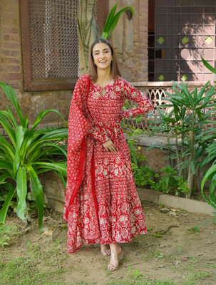 LIBAS Women Kurta Pant Dupatta Set