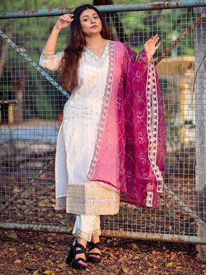 VredeVogel Women Kurta Pant Dupatta Set