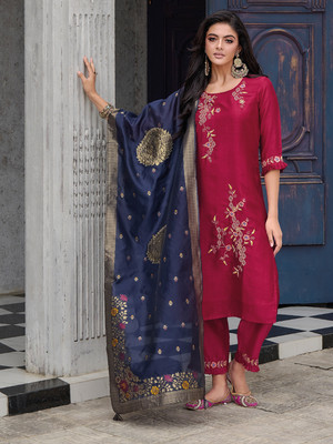 VredeVogel Women Kurta Pant Dupatta Set