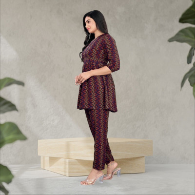 kanudaa Women Crop Top Pant Set