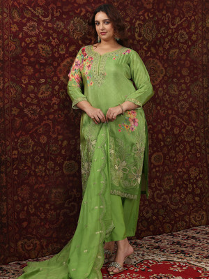 EXTRA LOVE BY LIBAS Women Kurta Pant Dupatta Set