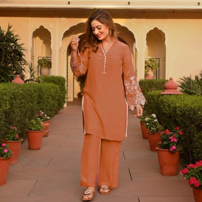 HouseOfCommon Women Kurti Pant Set