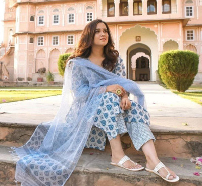 HOLY STAR WORLD Women Kurti Pant Dupatta Set