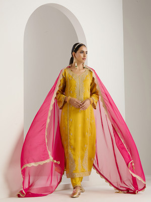 Ishin Women Kurta Pant Dupatta Set