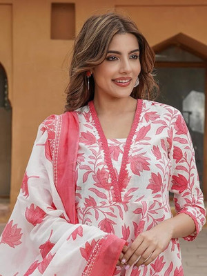 LOOKMARK Women Kurta Pant Dupatta Set