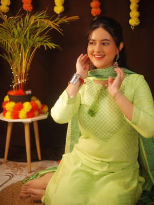 Tibra Attire Women Kurti Pant Dupatta Set