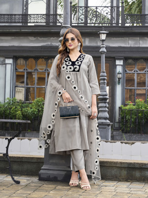 Tikhi Imli Women Kurta Pant Dupatta Set