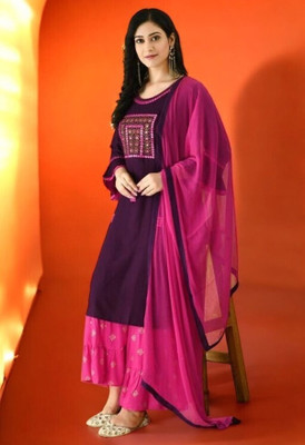 VAANSH CREATION Women Kurti Sharara Set