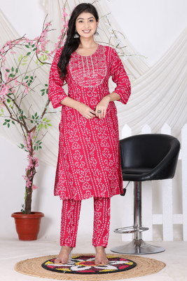 NIRAYU FASHION Women Kurti Pant Set