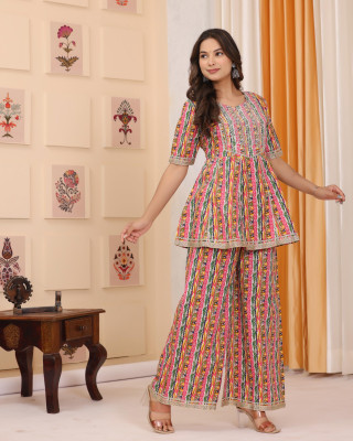 SHREE GOVINDAM TEXTILE Women Kurti Palazzo Set