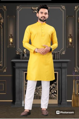 VALAKI Men Kurta Pyjama Set