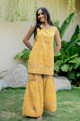 MIRCHI FASHION Women Kurta Sharara Set