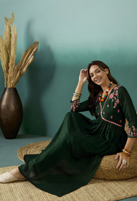 Tasrika Women Kurta Pant Set